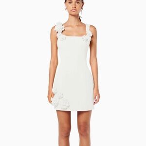 Elliatt trompe 3d floral mini dress in white size M